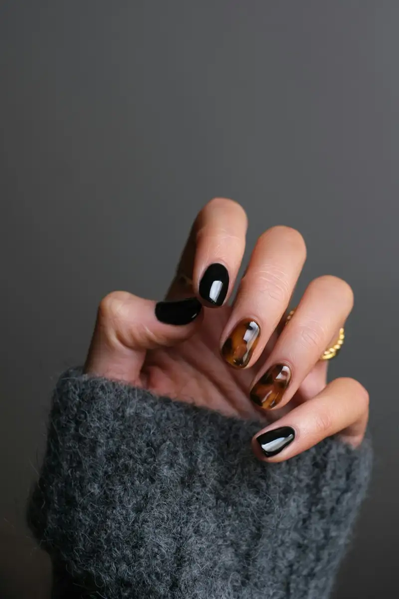 Nail designer
